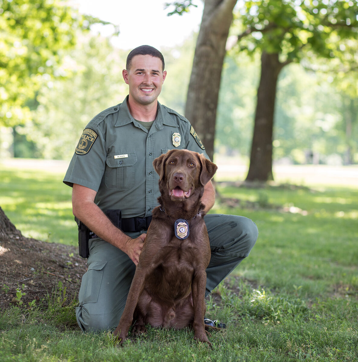 CPO Tyler Blanks y K9 Bruno
