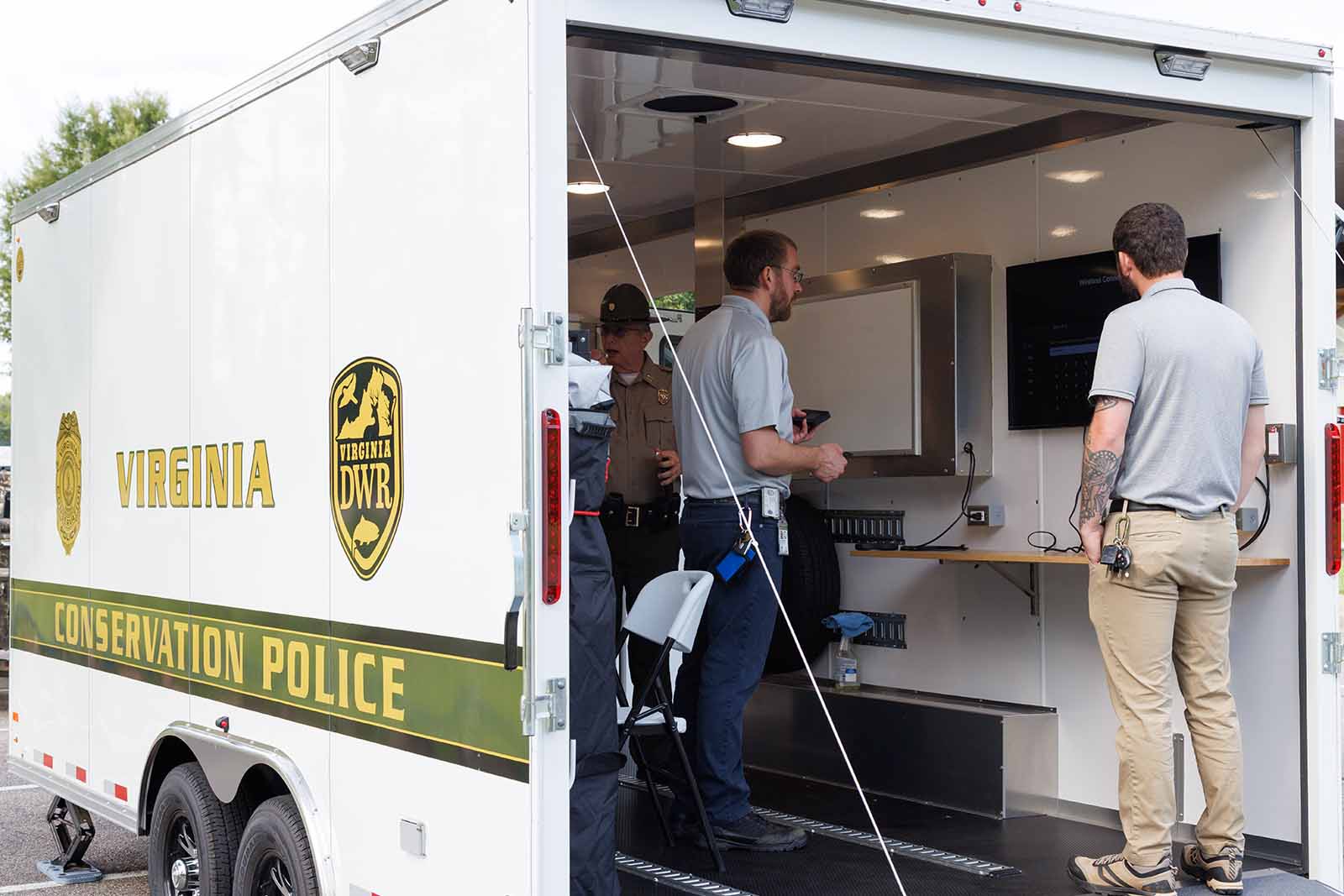 Dos remolques de comando puestos en servicio