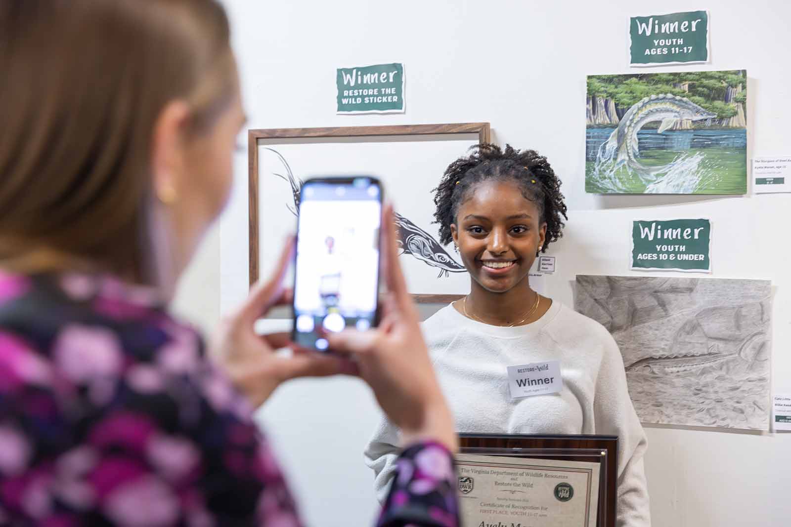 La exposición de obras de arte Restaurar lo Salvaje se amplía