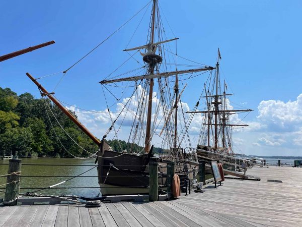 Una foto de un velero