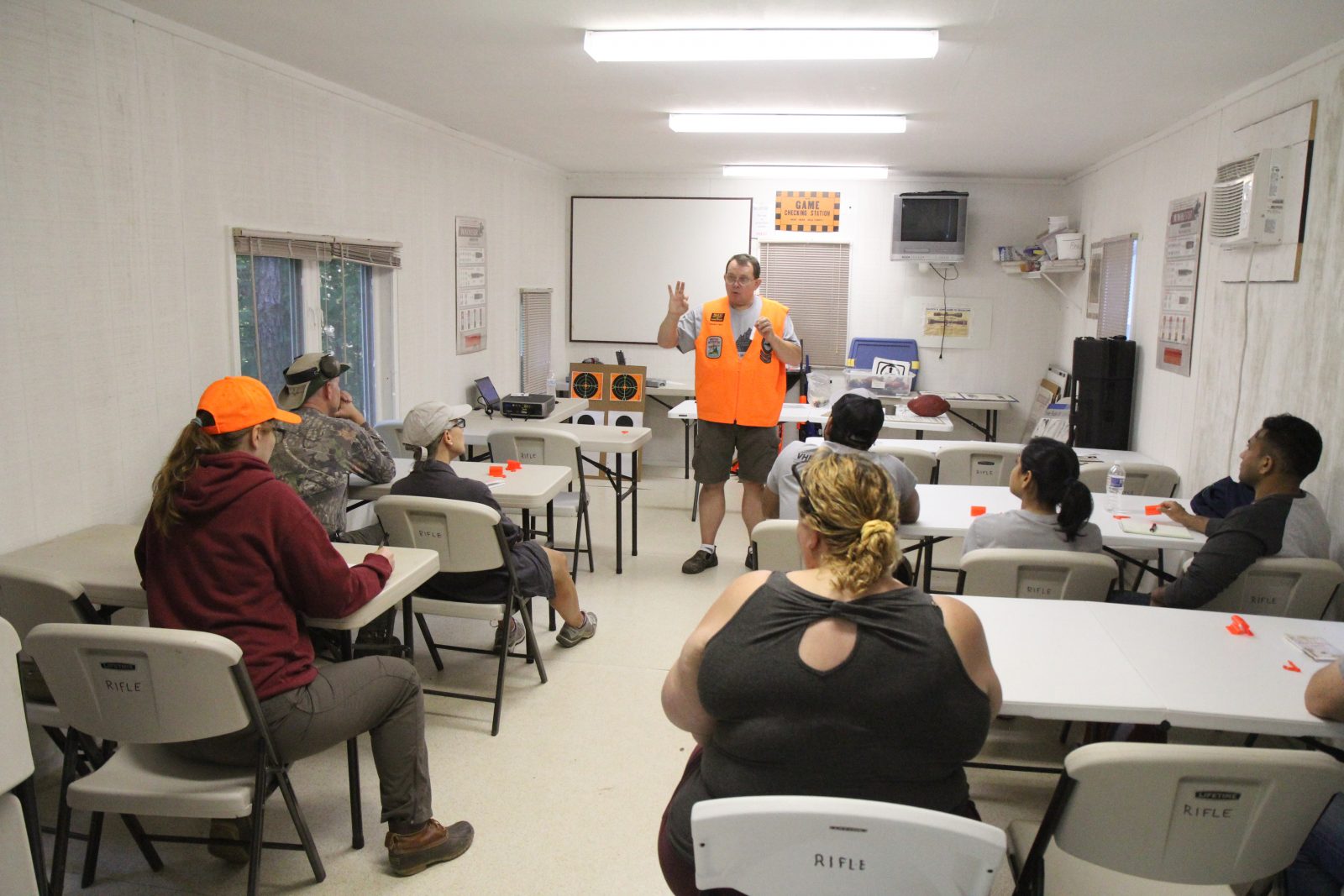 Una imagen de una clase de habilidades de caza en curso