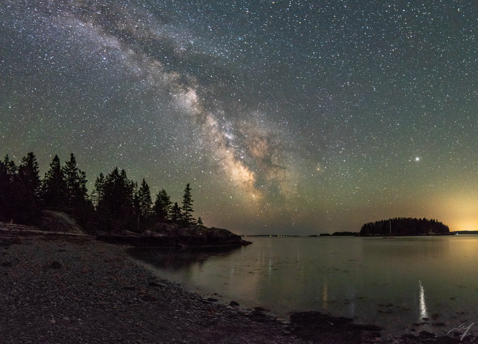 La Vía Láctea visible sobre la bahía de Penobscot